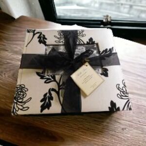Bella Lux Photo Album Gift Set Includes 2 -140 Photos Each Album 6" X 4"